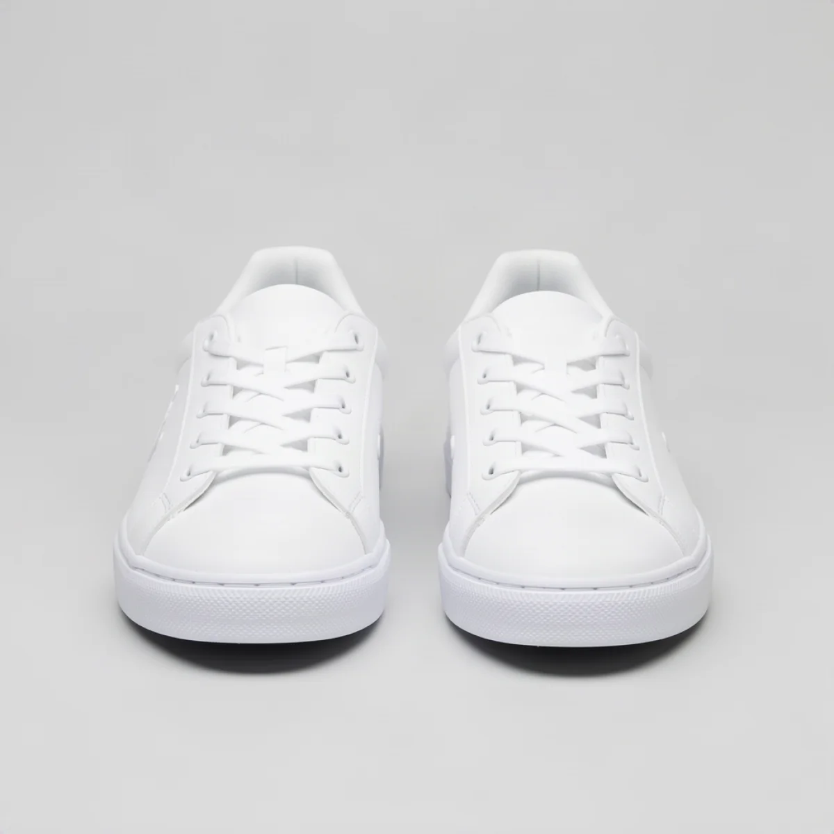 Sepatu Sneakers Putih